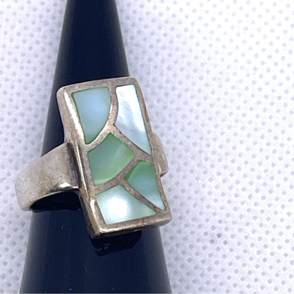 VTG Sterling Silver 925 Mother of Pearl Inlay Ring Iridescent Green White Sz 8.5 - Picture 5 of 15